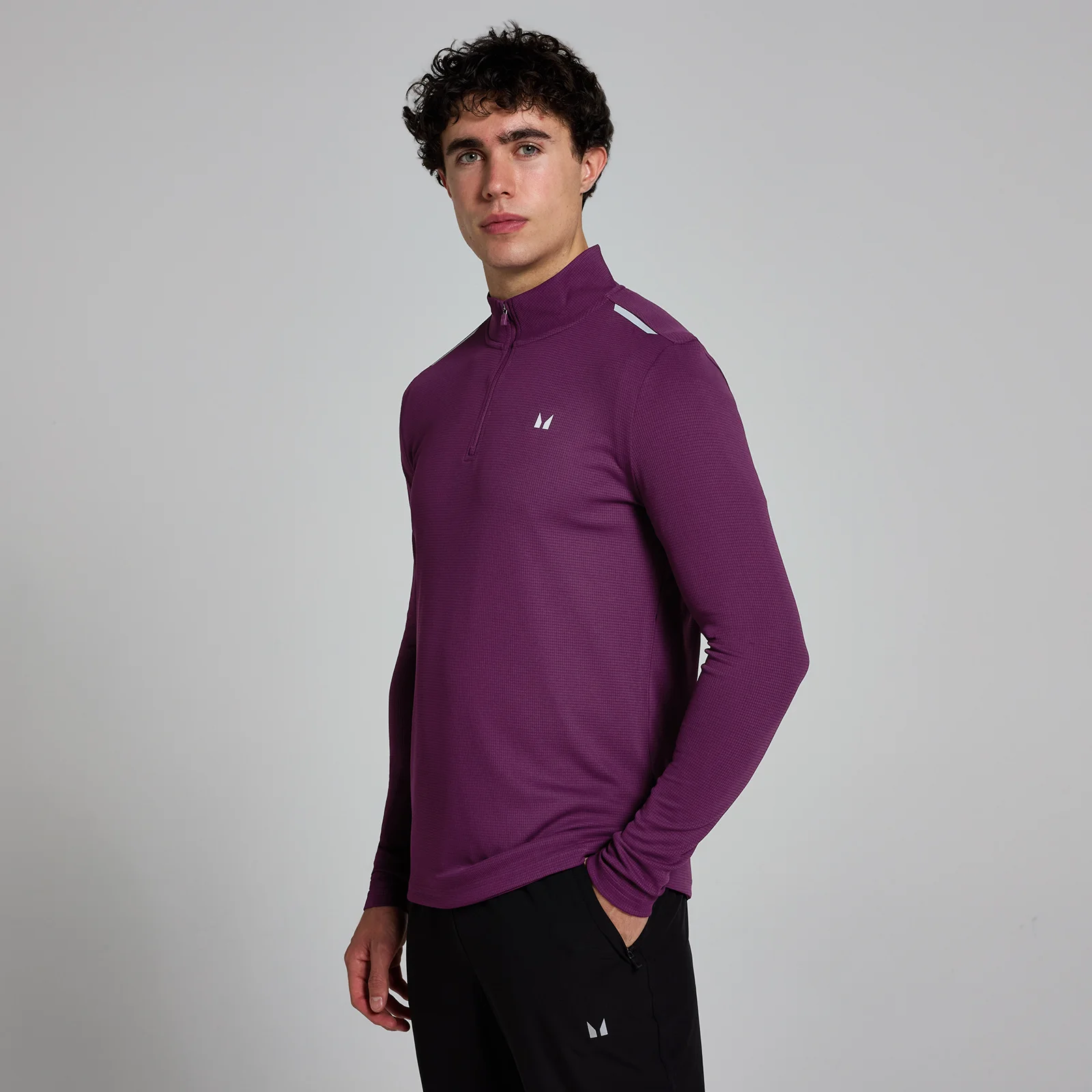 Мужской топ MP Active с сетчатой текстурой и короткой застежкой-молнией ― сливовый цвет - XS Изображение 1
